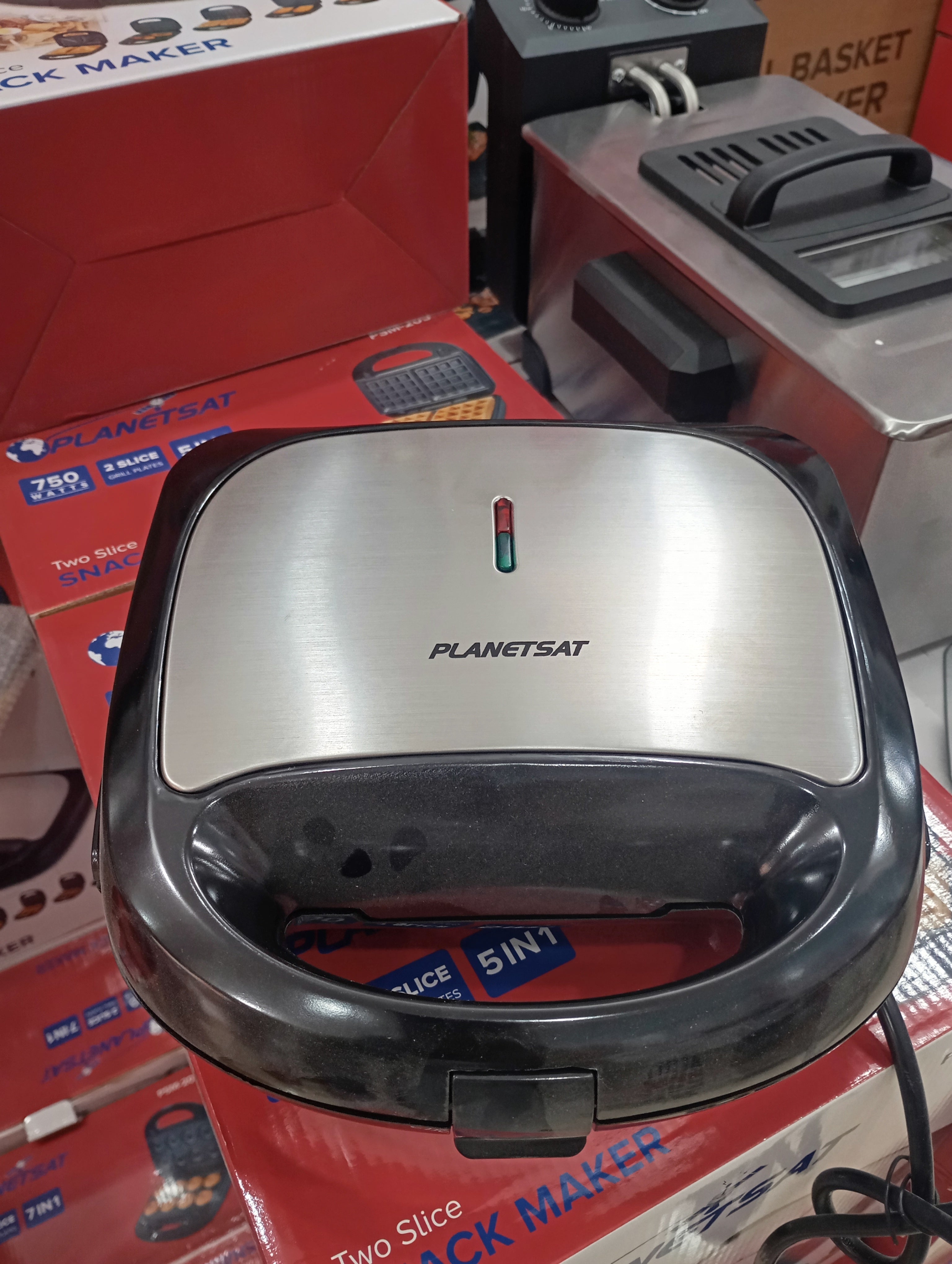 Panineuse PlanetSat 7 en 1 / 750 w