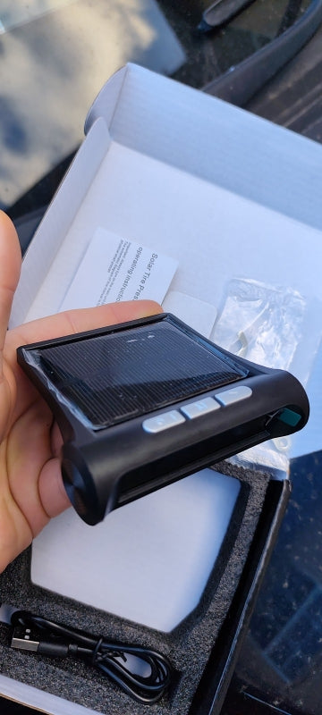 جهاز مراقبة ضغط وحرارة الإطارات TPMS